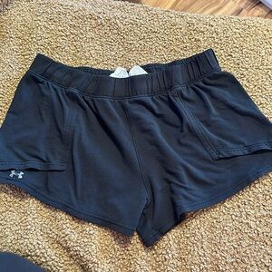Women’s Black Under Armour Shorts XL